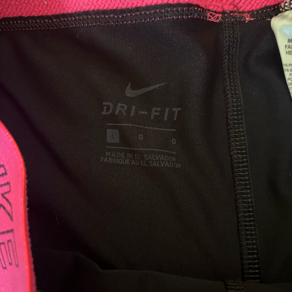 Size LG capri workout leggings. Nike